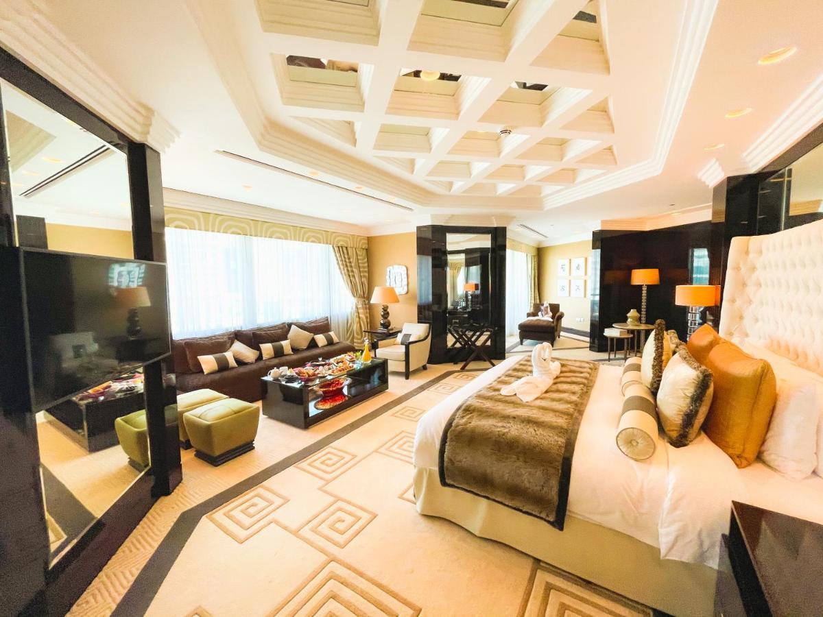Hôtel Movenpick Grand Al Bustan à Dubaï Extérieur photo